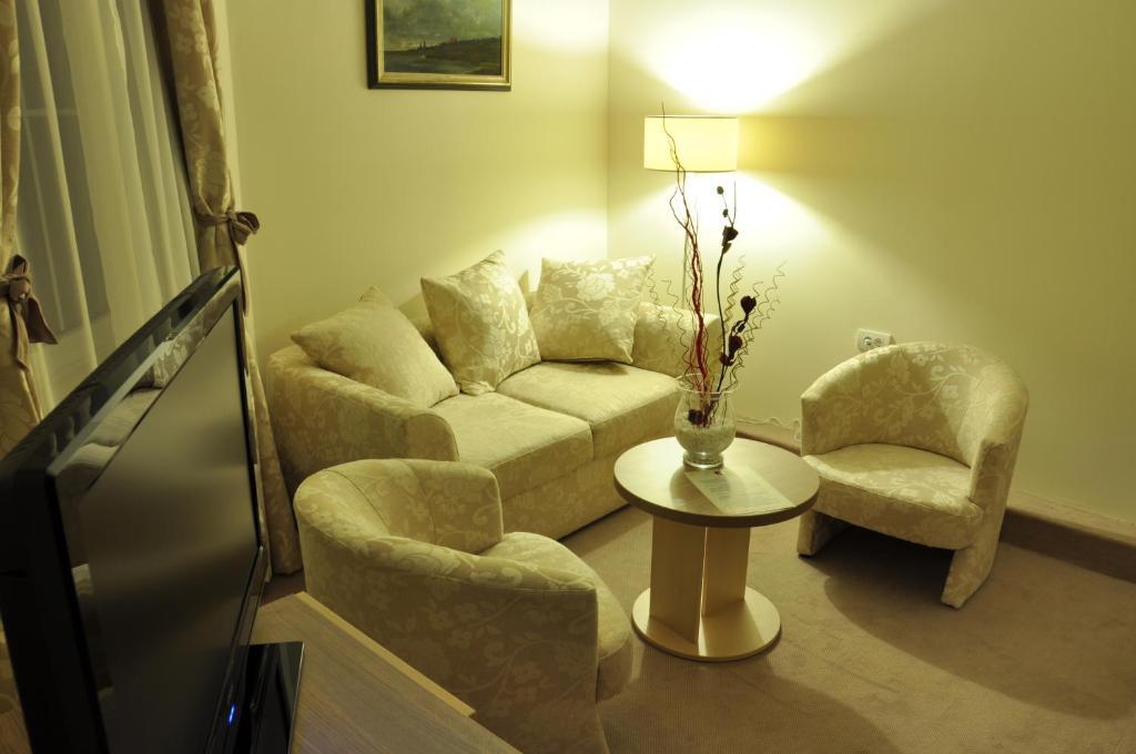 Legacy Apartment *